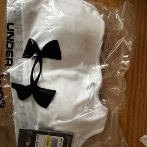 NEW Underarmour sports bra